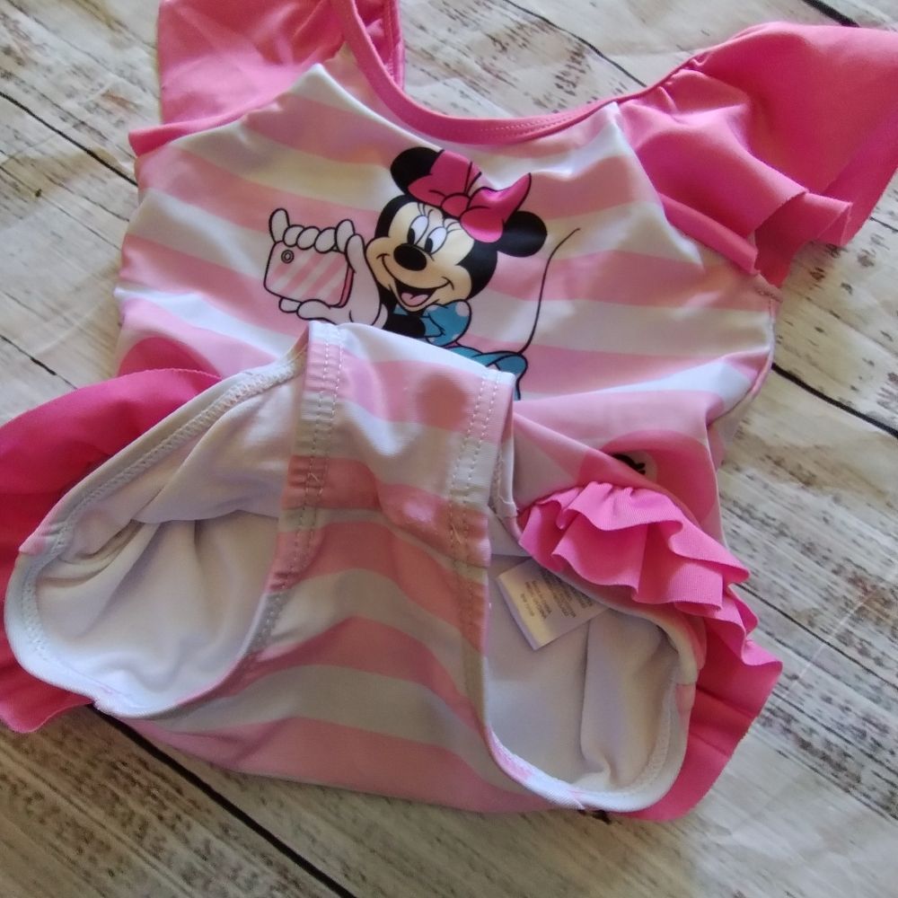 Swimsuit - Picture 3 of 5